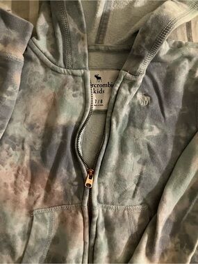 abercrombie kids Tie-Dye Zip-Up Hoodie in Green & Gray